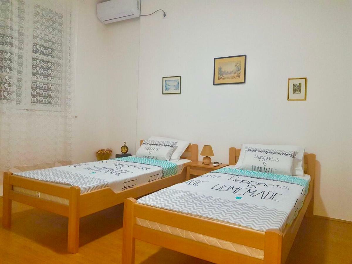 Apartamento Podgorica Center Exterior foto
