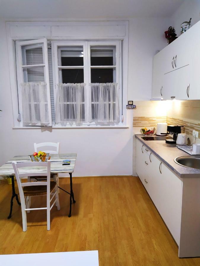 Apartamento Podgorica Center Exterior foto